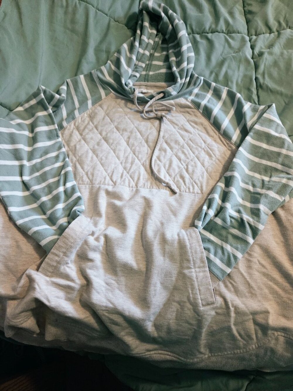 Maurices Size 2 Oatmeal/green stripe hoodie